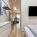 View Boutique *